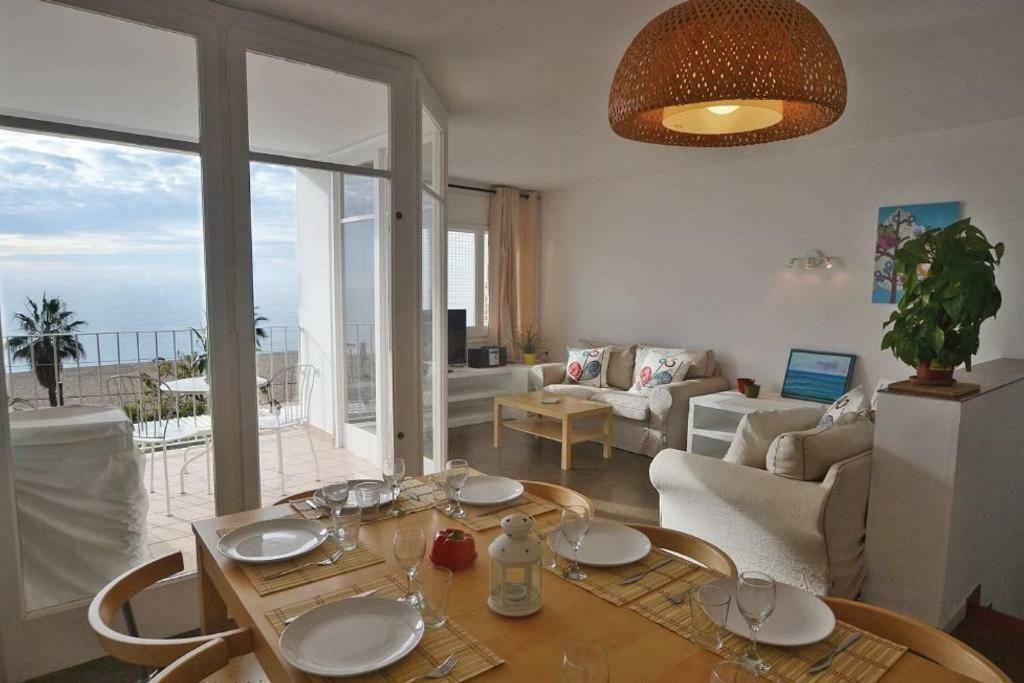 شقة Duplex En Frente De La Playa Al Lado De Barcelona كانيه دي مار المظهر الخارجي الصورة